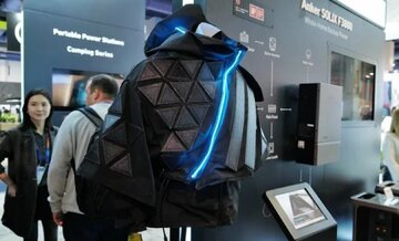 اولین پنل خورشیدی پوشیدنی دنیا / دیگر نگران اتمام شارژ گوشی خود نباشید اولین پنل خورشیدی پوشیدنی دنیا / دیگر نگران اتمام شارژ گوشی خود نباشید