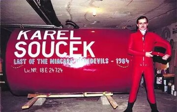 راههای احمقانه برای مردن راههای احمقانه برای مردن