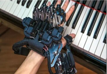 سادهترین راه نواختن پیانو / دستکش بپوشید سادهترین راه نواختن پیانو / دستکش بپوشید