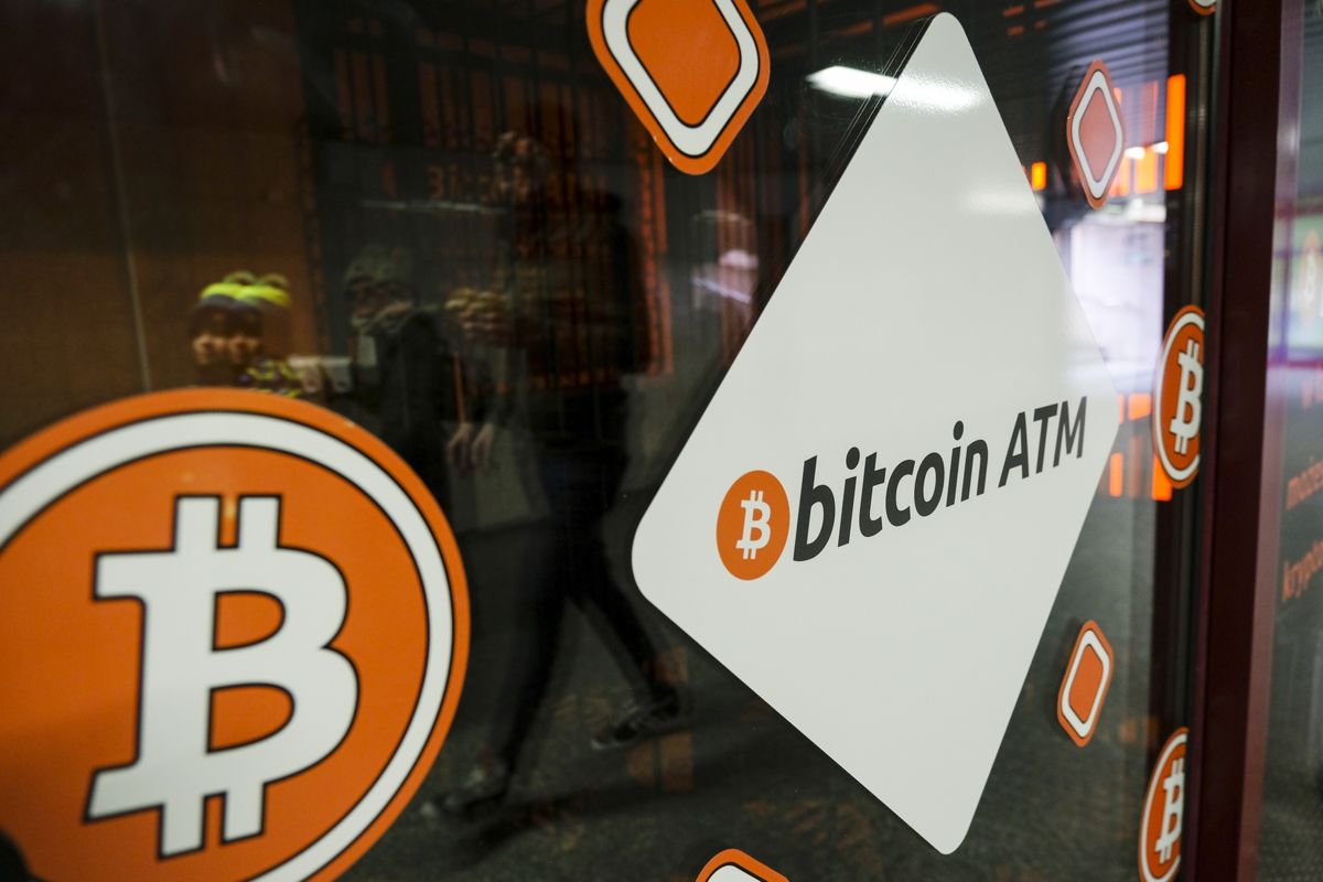 بازار رمزارزها تحت فشار؛ بیت‌کوین به ۸۵ هزار دلار سقوط کرد