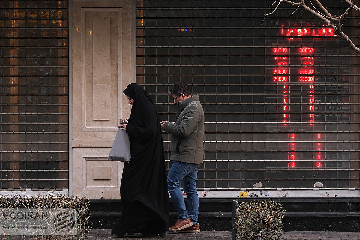 داستان مارپیچ مداخله در بازار ارز/ احتیاط بازار ارز و سکه در آستانه دور سوم مذاکرات داستان مارپیچ مداخله در بازار ارز/ احتیاط بازار ارز و سکه در آستانه دور سوم مذاکرات