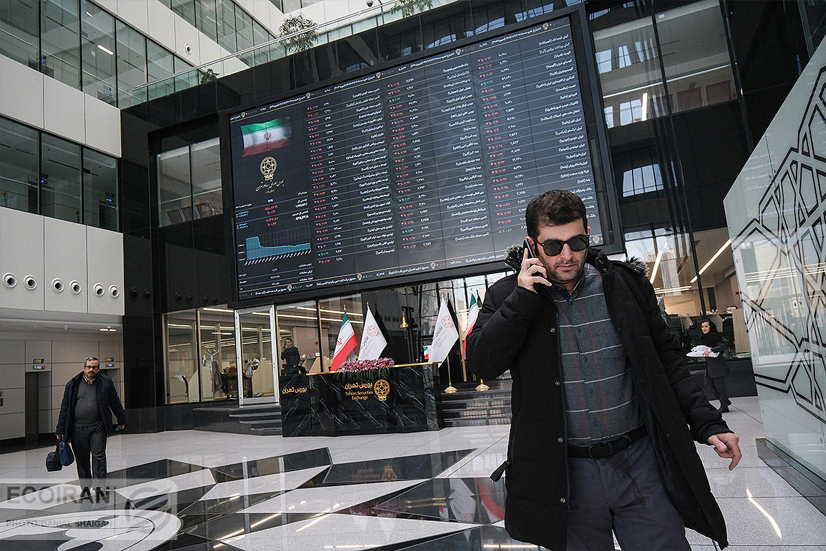 ۲ نیمه متفاوت در بورس تهران/ حباب سکه کاهش یافت