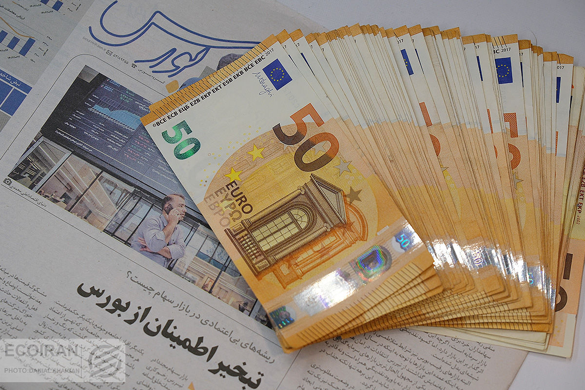 اعلام نرخ دلار حواله در بازار ارز تجاری