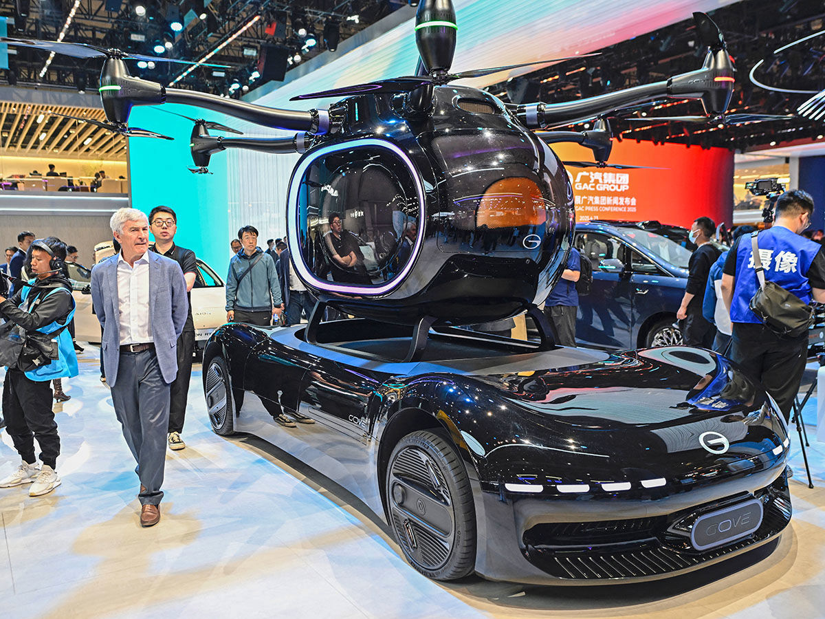 سیلاب خودرویی در شانگهای ۲۰۲۵