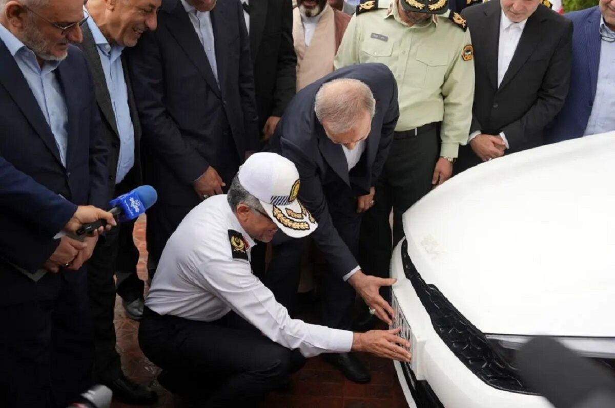 ورود نخستین خودروی وارداتی از قصرشیرین به کشور