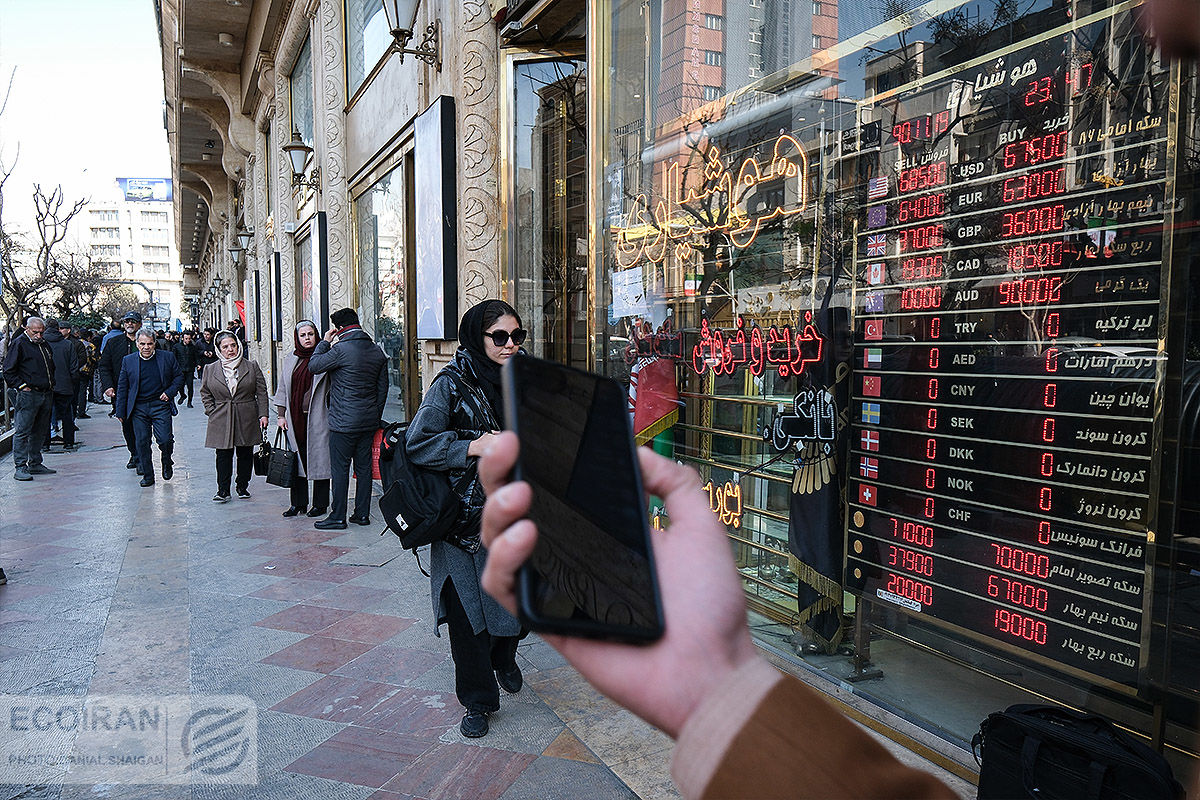 کدام آمارها شاخک دلار را تیز کرد؟