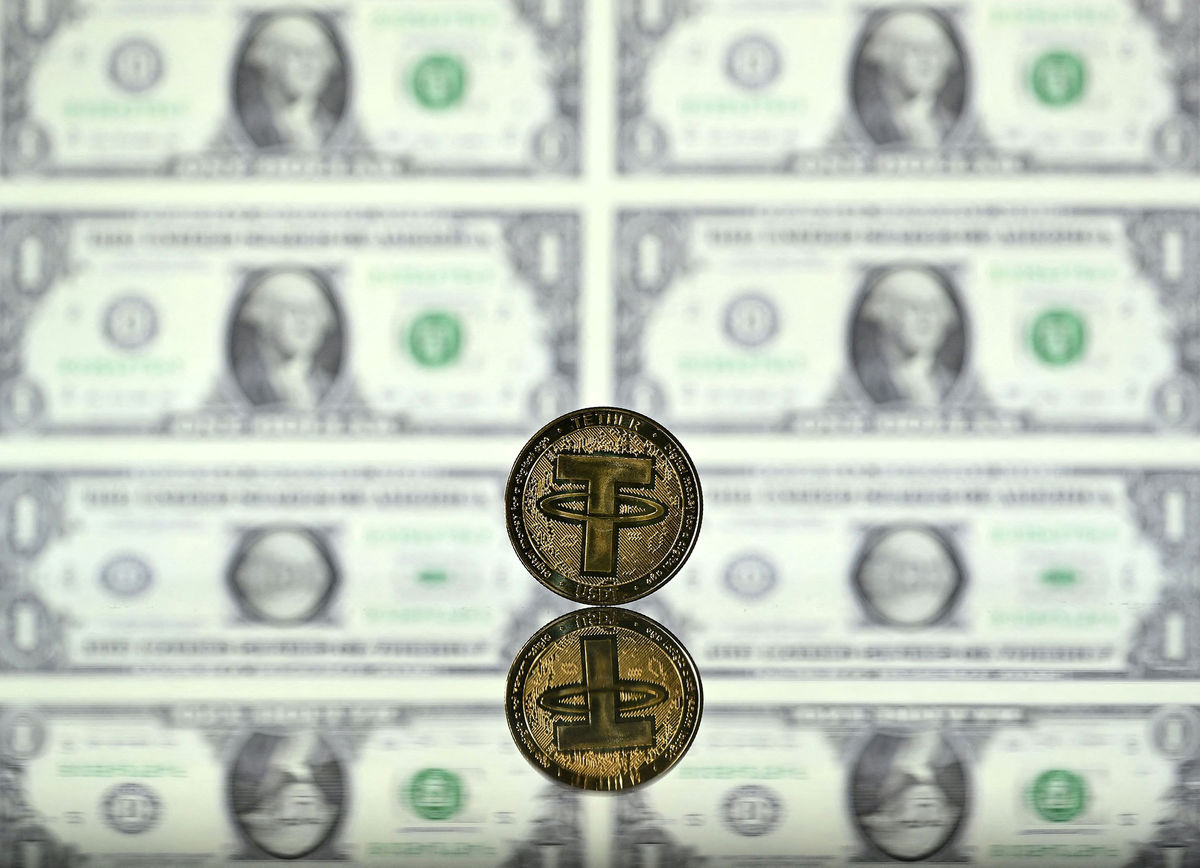 اثر جانشینی دلار را پایین کشید؛ بازار سهام و ارز در دو جهت مخالف