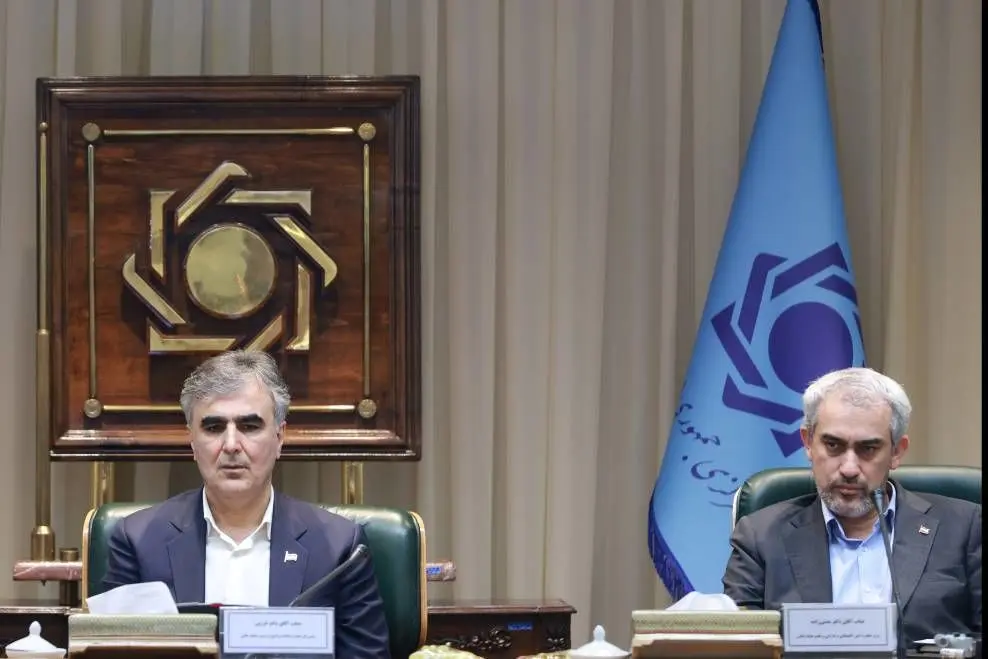 جزئیات جلسه 3 ساعته فرزین و مدنی زاده در هیأت عالی بانک مرکزی جزئیات جلسه ۳ ساعته فرزین و مدنی زاده در هیأت عالی بانک مرکزی