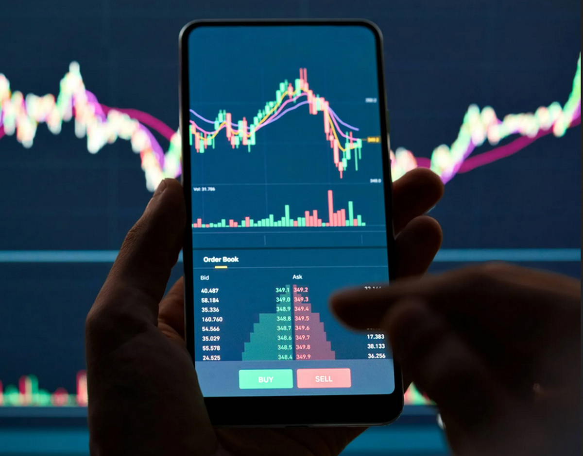 درآمد ترید در ایران چقدر است؟ بررسی واقعی سود معاملهگری در بازارهای مالی درآمد ترید در ایران چقدر است؟ بررسی واقعی سود معاملهگری در بازارهای مالی