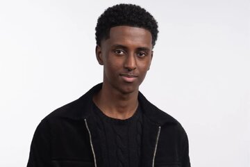 درآمد نجومی یک دانشآموز با گوشی موبایل