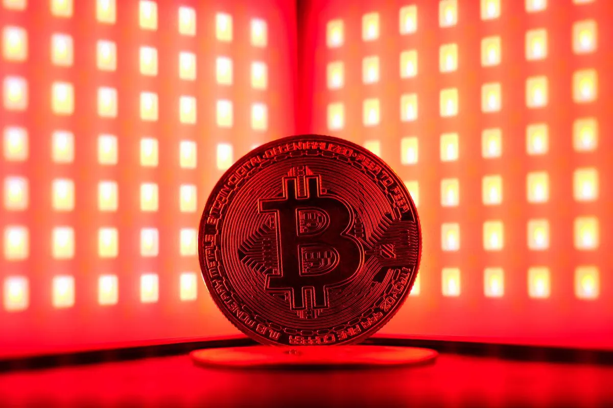 نشانههای منفی در ساختار قیمت بیت کوین و فشار بازار مشتقات