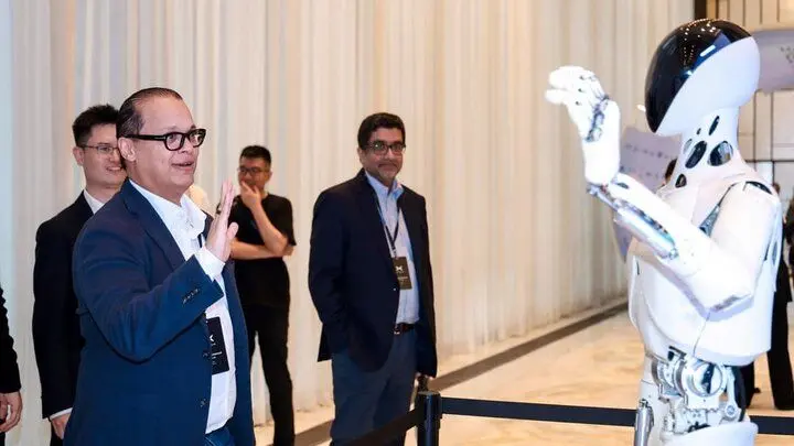 توسعه نمونه اولیه روبات انسان نما برای صنعت خودروسازی توسعه نمونه اولیه روبات انسان نما برای صنعت خودروسازی