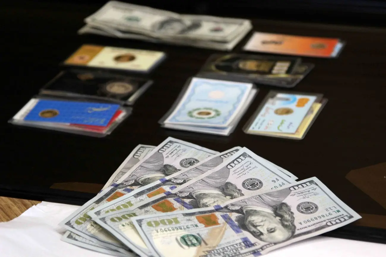 آخرین قیمت طلا و دلار امروز دوشنبه ۲۰بهمن/ قیمت ها بر مدار افزایش + جدول