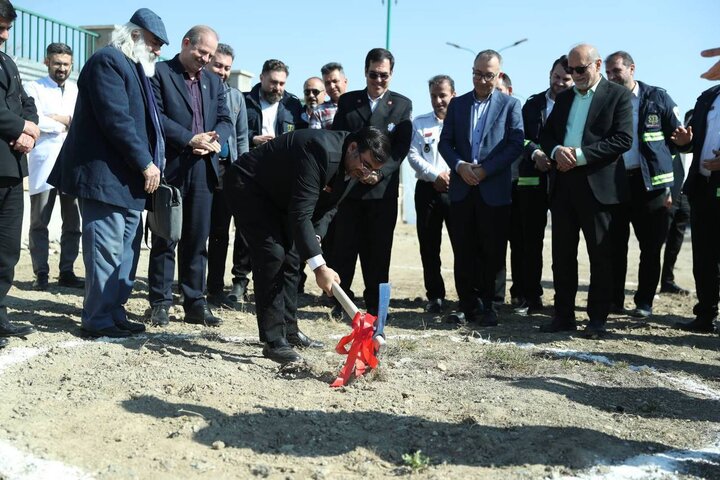 برگزاری آیین کلنگزنی احداث پایگاه اورژانس۱۱۵ در بیمارستان کودکان حکیم برگزاری آیین کلنگزنی احداث پایگاه اورژانس۱۱۵ در بیمارستان کودکان حکیم