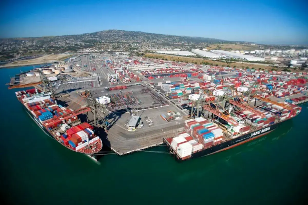 رشد ۹۳ درصدی واردات کالای اساسی از مسیر بندر شهید رجایی/ یک میلیون تُن کالا وارد شد