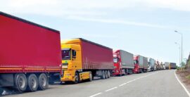 زمین‌گیر شدن کامیون‌های ایرانی در مرزهای آسیای میانه / ماجرا چیست؟