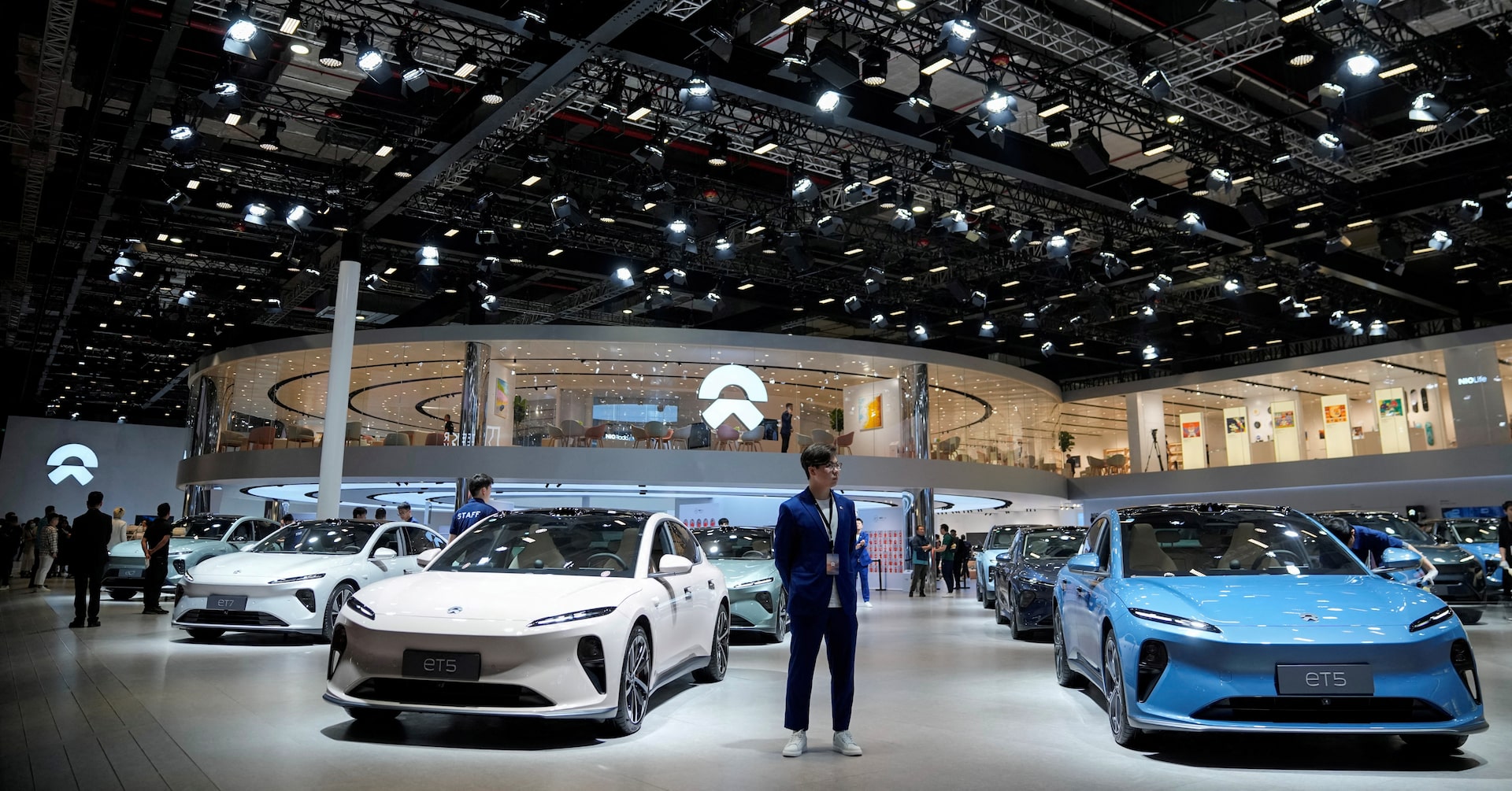 China's Nio cuts prices, ends free battery swapping as sales slide | Reuters