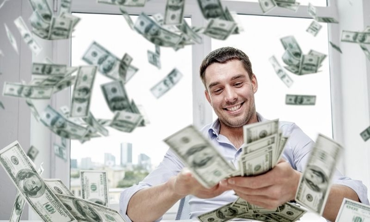 پولدارترین فرد جهان چقدر درآمد دارد و چند دلار پول دارد؟ پولدارترین فرد جهان چقدر درآمد دارد و چند دلار پول دارد؟