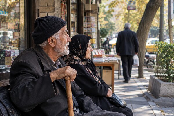 ایران در آستانه سالمندی شتابان؛ ۳۱ درصد جمعیت تا ۱۴۳۰ سالمند میشوند ایران در آستانه سالمندی شتابان؛ ۳۱ درصد جمعیت تا ۱۴۳۰ سالمند میشوند